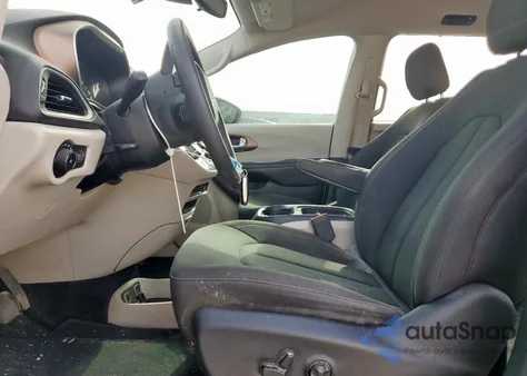 2018 Chrysler Pacifica Touring Plus z USA, uszkodzony, nr VIN 2C4RC1FG7JR117607